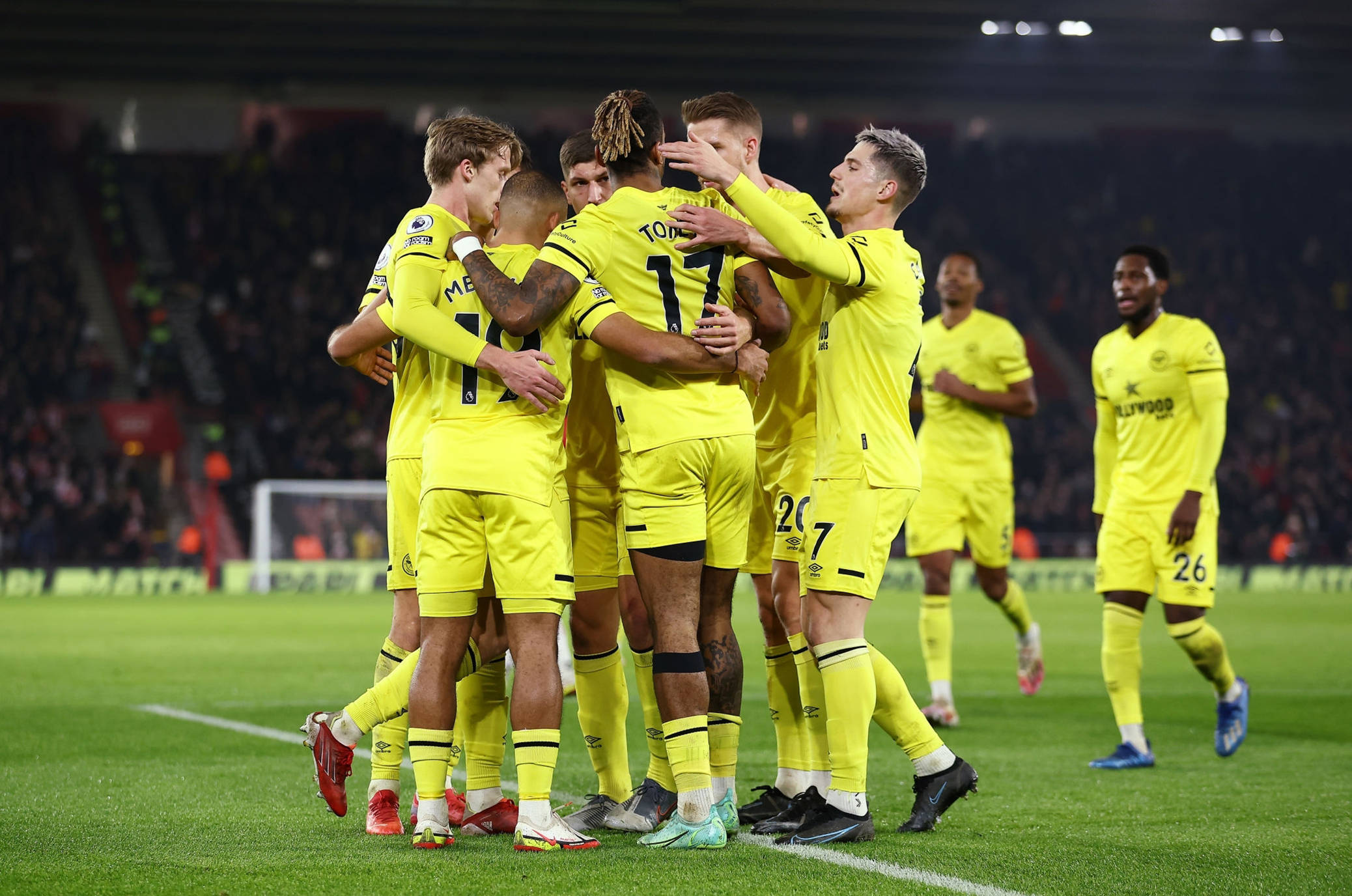 足球不仅是 足球不仅是