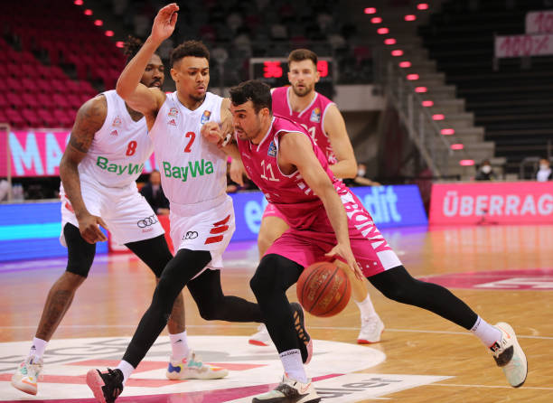 依然稳健 依然稳健