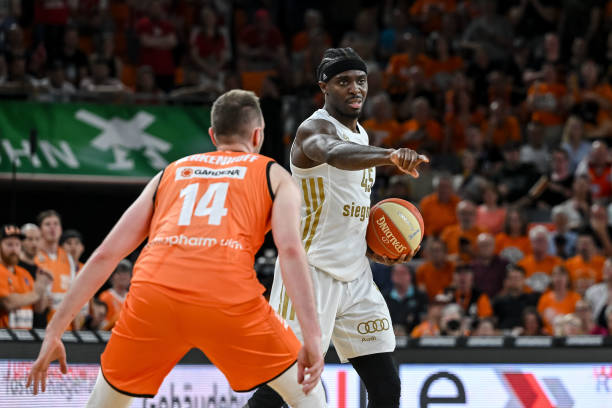 吴艳妮的突 吴艳妮的突